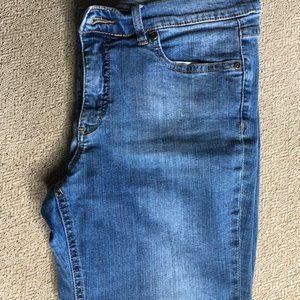 New York and Company Skinny Crop Jeans